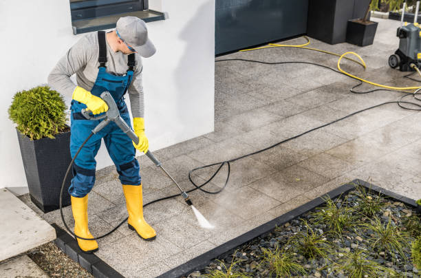 Best Garage Pressure Washing  in Lakeview, WA